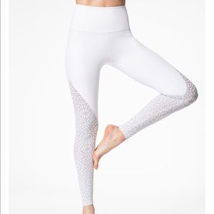 Beyond Yoga Cut it close mesh high waisted legging